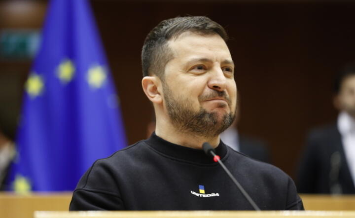 Wołodomyr Zełenski przemawia do posłów do Parlamentu Europejskiego w  Brukseli, Belgia, 9 lutego. / autor: PAP/EPA/JULIEN WARNAND