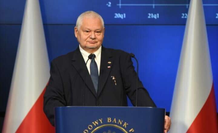 Prezes NBP Adam Glapiński na konferencji prasowej  / autor: materiały prasowe NBP