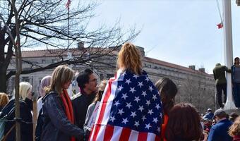 Amerykanie strajkują. Domagają się lepszych warunków pracy