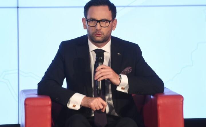 Prezes PKN Orlen Daniel Obajtek podczas konferencji prasowej w Gdańsku, 15 bm.  / autor: PAP/Marcin Gadomski