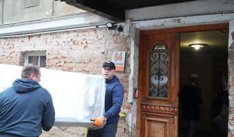 Nawrocki w Lądku-Zdroju pomaga powodzianom
