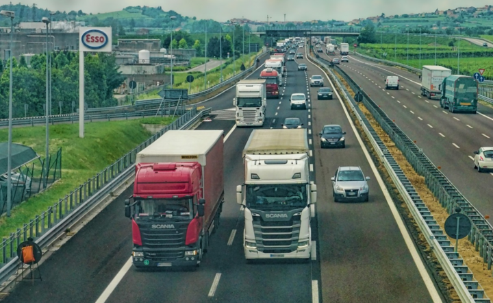 Opłaty na autostradach  / autor: pixabay.com/pl