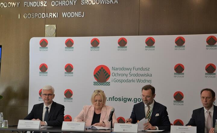 Sławomir Mazurek, zastępca prezesa zarządu NFOŚiGW w siedzibie Funduszu podczas uroczystości podpisywania umowy / autor: NFOŚiGW
