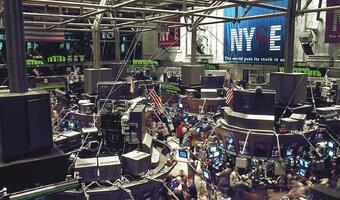 Nieduże spadki na Wall Street; lekko w dół idą ceny ropy