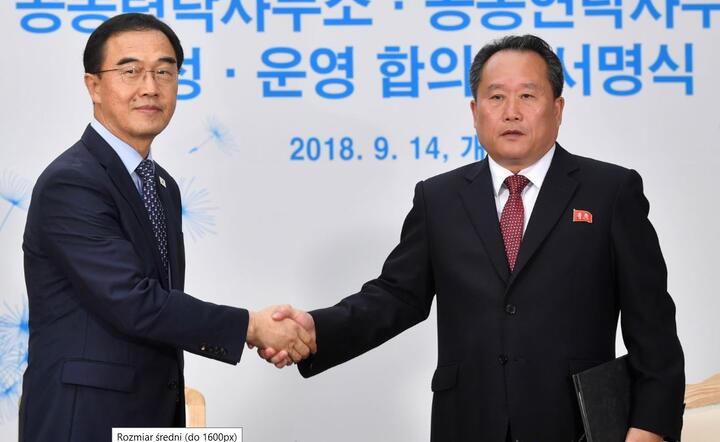  Cho Myoung-gyun i Ri Son-gwon / autor: PAP/EPA/CHO SUNG-WOO/KOREA / POOL