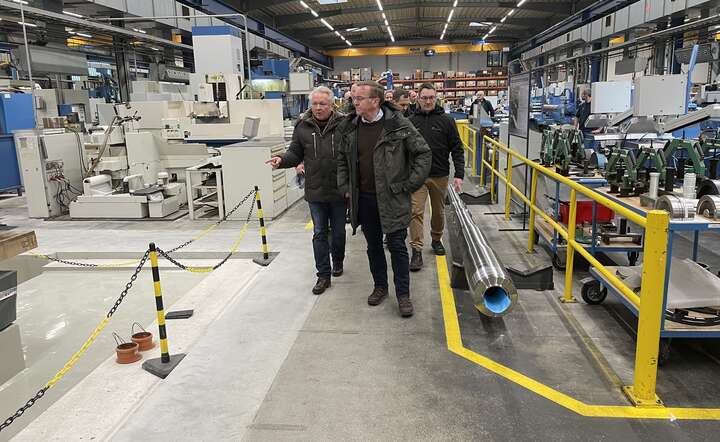 Armin Papperger (L), szef koncernu Rheinmetall i minister obrony Niemiec Boris Pistorius (P), zdjęcie z lutego 2023 r. / autor: materiały prasowe Rheinmetall © 2024 Rheinmetall AG
