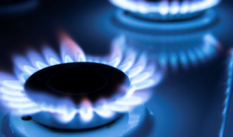 Złoty korzysta przez rosyjski gaz