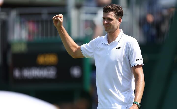 Hubert Hurkacz of Poland celebrates winning his Men's Singles 3rd round match against Lorenzo Musetti of Italy at the Wimbledon Championships, Wimbledon, Britain / autor: PAP/EPA/ADAM VAUGHAN