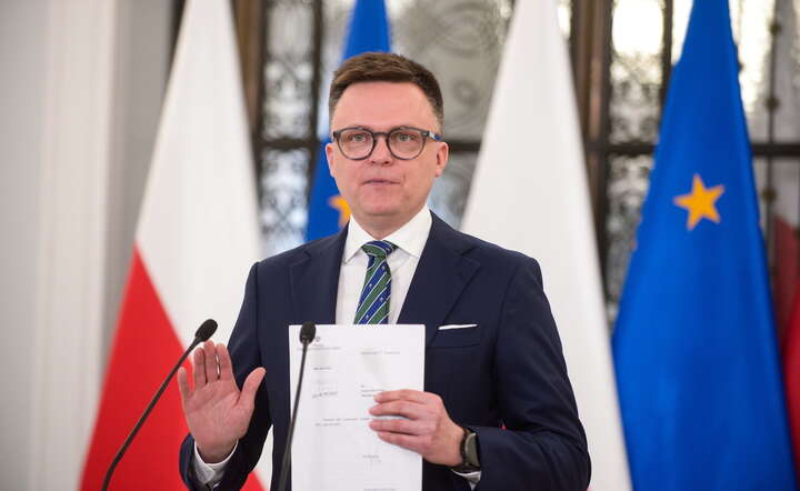 Szymon Hołownia na konferencji prasowej przed posiedzeniem Sejmu  / autor: PAP/Marcin Obara