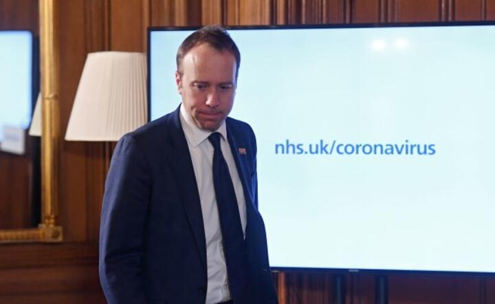 Brytyjski sekretarz zdrowia Matt Hancock podczas konferencji prasowej na 10 Downing Street w Londynie / autor: PAP/EPA/FACUNDO ARRIZABALAGA / POOL
