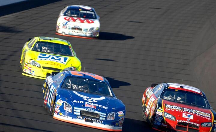 Histeria Black Lives Matter udzieliła się kierowcy NASCAR