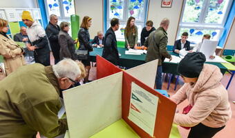PKW: o godz. 12 frekwencja 22,59 proc.