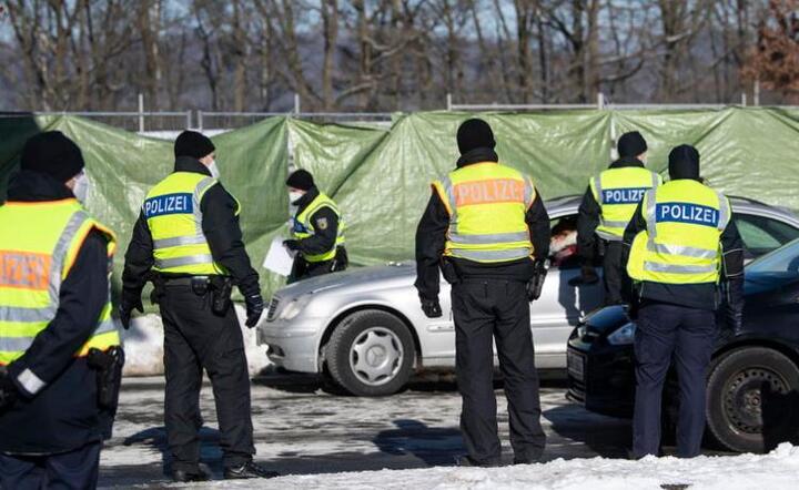 Policja na granicy niemieckiej  / autor: PAP