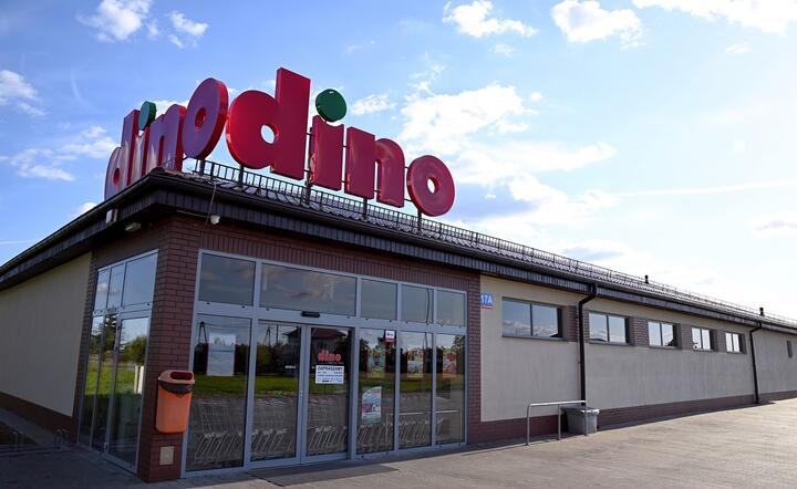 Standardowy supermarket z sieci Dino liczącej 2688 placówek handlowych / autor: Fratria / KK