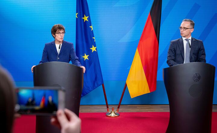 Annegret Kramp-Karrenbauer i Heiko Maas  / autor: PAP/EPA