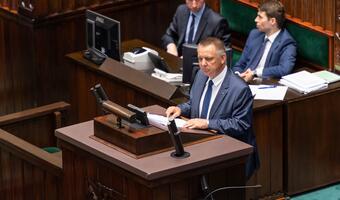 Premier chce zadzwonić do Banasia