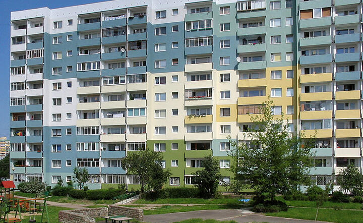 Blok z wielkiej płyty w Gdańsku / autor: Wikipedia, fot Jacek Halicki 