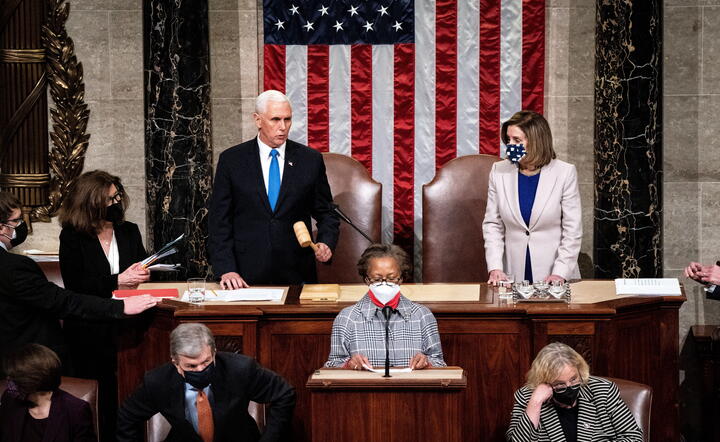 Nancy Pelosi i Mike Pence w Kongresie USA / autor: PAP/EPA