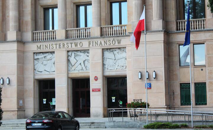 Kościński: 1,5 mld zł rocznie to minimum z podatku handlowego