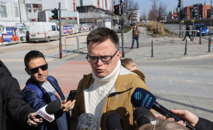 Marszałek Sejmu Szymon Hołownia podczas konferencji prasowej w Łodzi / autor: PAP/Marian Zubrzycki