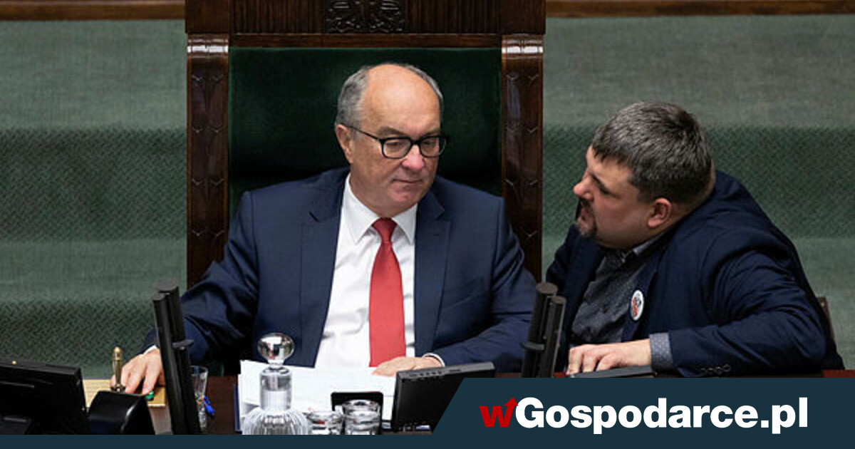 Czarzasty chce zakneblować usta Polakom. Tak się tłumaczy