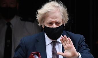 Johnson: W. Brytania przejmuje kontrolę nad pandemią
