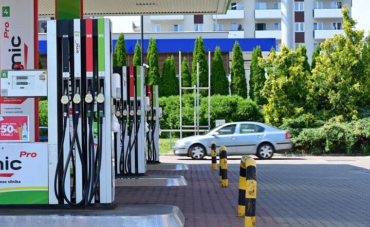 Skala obniżek cen detalicznych paliwa może rozczarować kierowców / autor: Fratria / KK
