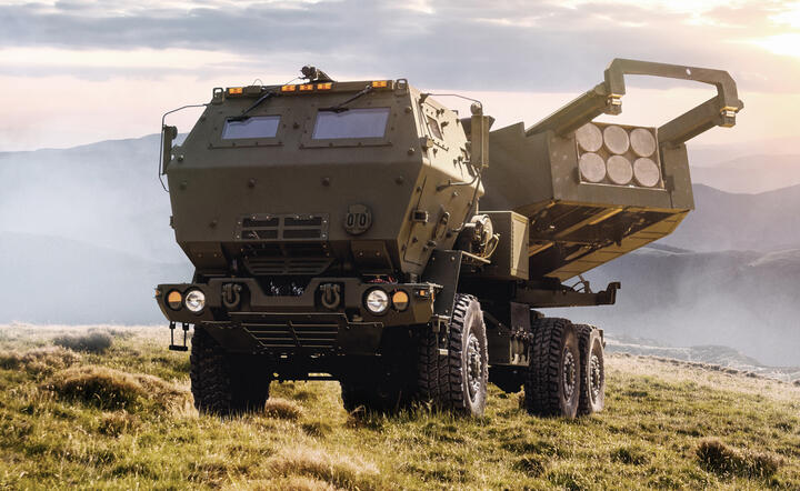 Wyrzutnie HIMARS już w Polsce. Niezawodne odstraszanie!