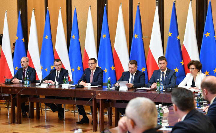 premier Mateusz Morawiecki, minister edukacji i nauki Przemysław Czarnek i inni członkowie rządu / autor: fotoserwis PAP