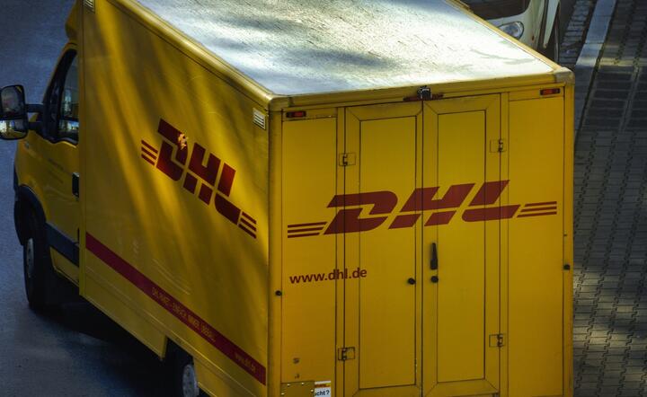 DHL / autor: Fratria