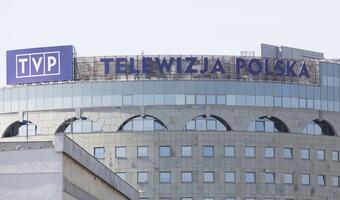 Tłumy zbierają się pod siedzibą TVP. „Będziemy bronić niezależności polskiej telewizji”