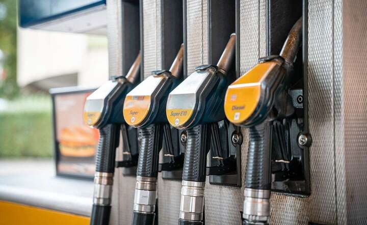 W czwartek tańsza benzyna 95 i diesel; droższa benzyna 98 / autor: Pixabay