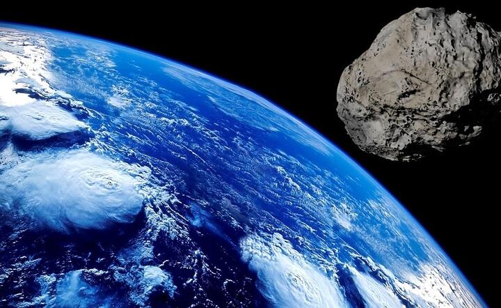 Krajowa Służba Pogodowa (NWS) podała, że wykryto ślady przelotu w atmosferze obiektu poruszającego się z wielką prędkością, najprawdopodobniej meteorytu / autor: Pixabay