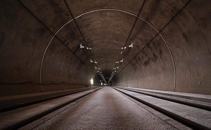 Tunel / autor: Pixabay