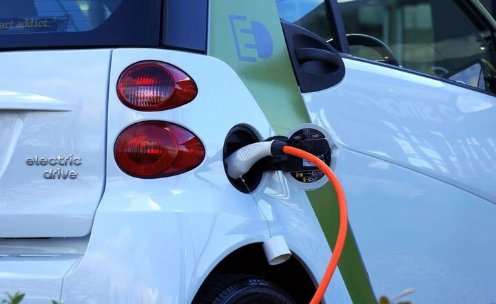 Samochód elektryczny / autor: Pixabay.com
