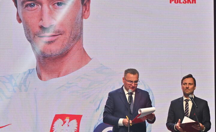 trener piłkarskiej reprezentacji Polski Czesław Michniewicz podczas ogłoszenia szerokiej kadry na MŚ w Katarze / autor: fotoserwis PAP