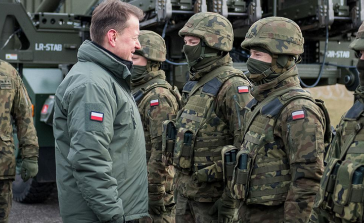 Mariusz Błaszczak podczas spotkania z żołnierzami 18 Pułku Przeciwlotniczego z 18 Dywizji Zmechanizowanej, 20 bm. / autor: MON