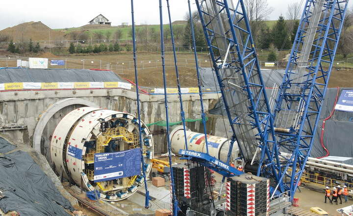 Tarcza TBM, które wydrąży tunel 3,8-kilometra na trasie z Chabówki do Nowego Sącza / autor: PAP/Grzegorz Momot