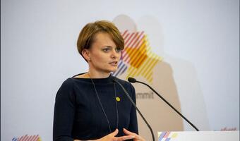 Emilewicz: w kolejnej kadencji więcej urzędów  poza stolicą