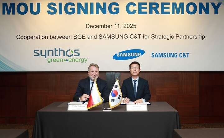 Podpisanie umowy o współpracy Samsung C&T i SGE w Seulu. Z lewej właściciel i założyciel SGE Michał Sołowow / autor: materiały prasowe Synthos Green Energy 