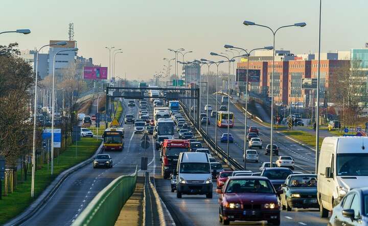 Europosłowie są za a nawet przeciw restrykcjom wobec tradycyjnej motoryzacji / autor: Fratria / AS