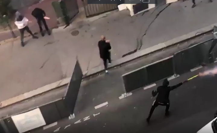 Wymiana ognia na ulicach Paryża / autor: instagram.com/leparisien/