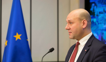 UE wycofa się z zakazu aut spalinowych? "Jest szansa"