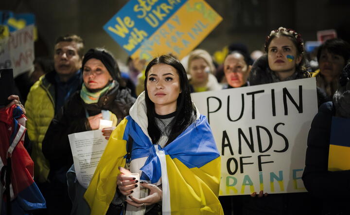 Protesty przeciwko wojnie odbywają się na całym świecie / autor: PAP/EPA/MICHAEL BUHOLZER