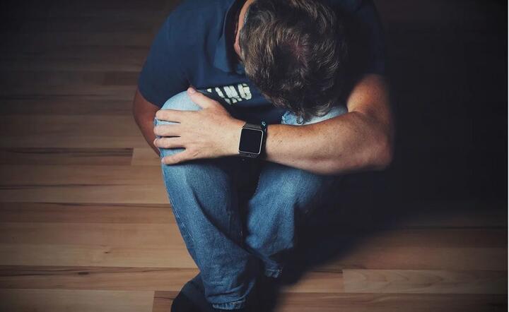  duży wzrost absencji chorobowej pracowników z powodu zaburzeń psychicznych / autor: Pixabay