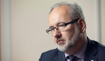 Premier: przyjąłem rezygnację  Adama Niedzielskiego