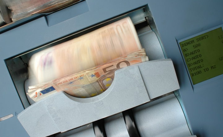 Włoski UniCredit musi zwiększyć rezerwy na złe długi