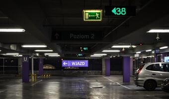 Spada import używanych samochodów i są coraz starsze