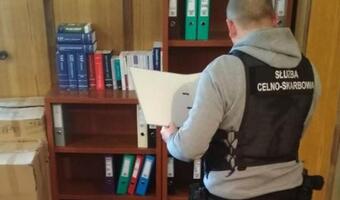 KAS rozbiła grupę firm wystawiających puste faktury