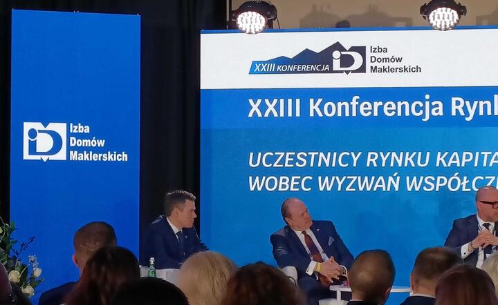 Banki finansujące starą energetykę zapłacą więcej